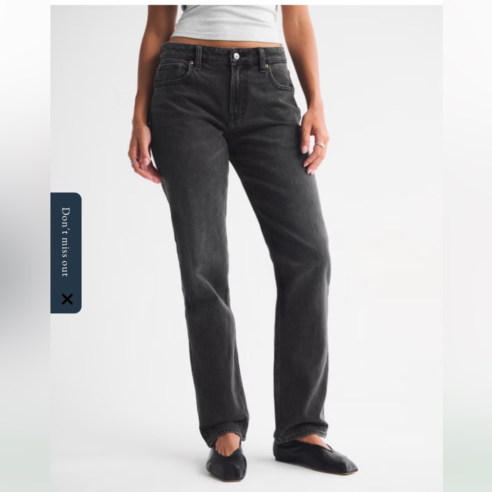 Abercrombie & Fitch Women's 90’s Straight Leg  Mid Rise Jean